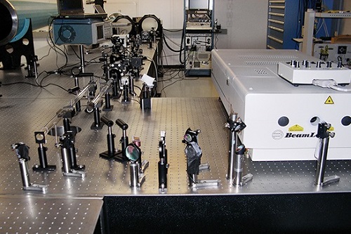 拼接光學(xué)平臺(圖1) 拼接光學(xué)平臺(圖1)