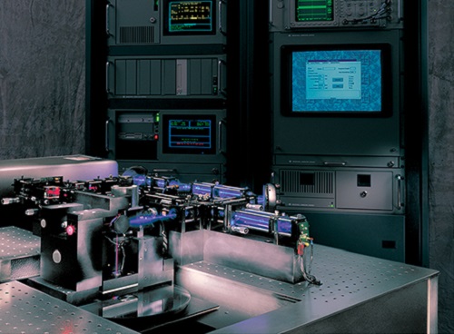 實(shí)驗(yàn)室級(jí)光學(xué)平臺(tái)(圖26) 實(shí)驗(yàn)室級(jí)光學(xué)平臺(tái)(圖26)