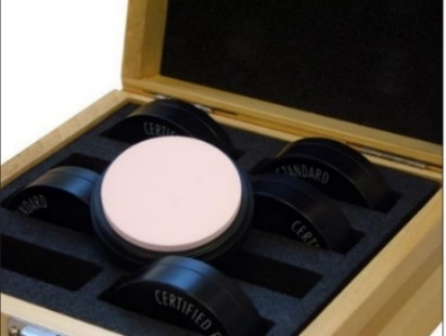 Spectralon? 波長校準(zhǔn)漫反射標(biāo)準(zhǔn)板(圖1) Spectralon? 波長校準(zhǔn)漫反射標(biāo)準(zhǔn)板(圖1)